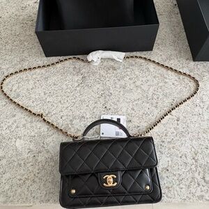 CHANEL Black Quilted Crossbody Bag with Gold Chain